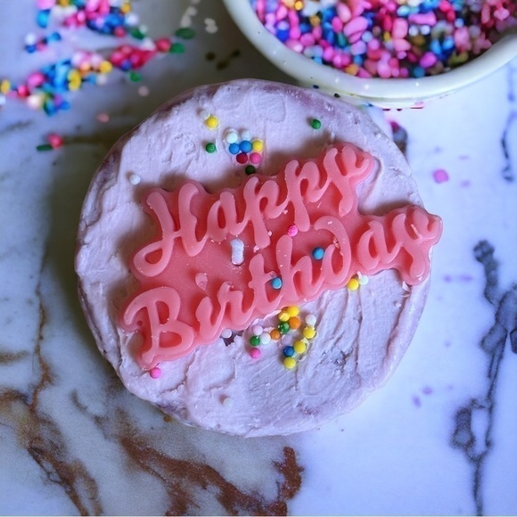 ⚠️SALE Candle // Handmade Happy Birthday Cake Shaped Candle SEND OFFERS - Picture 5 of 5